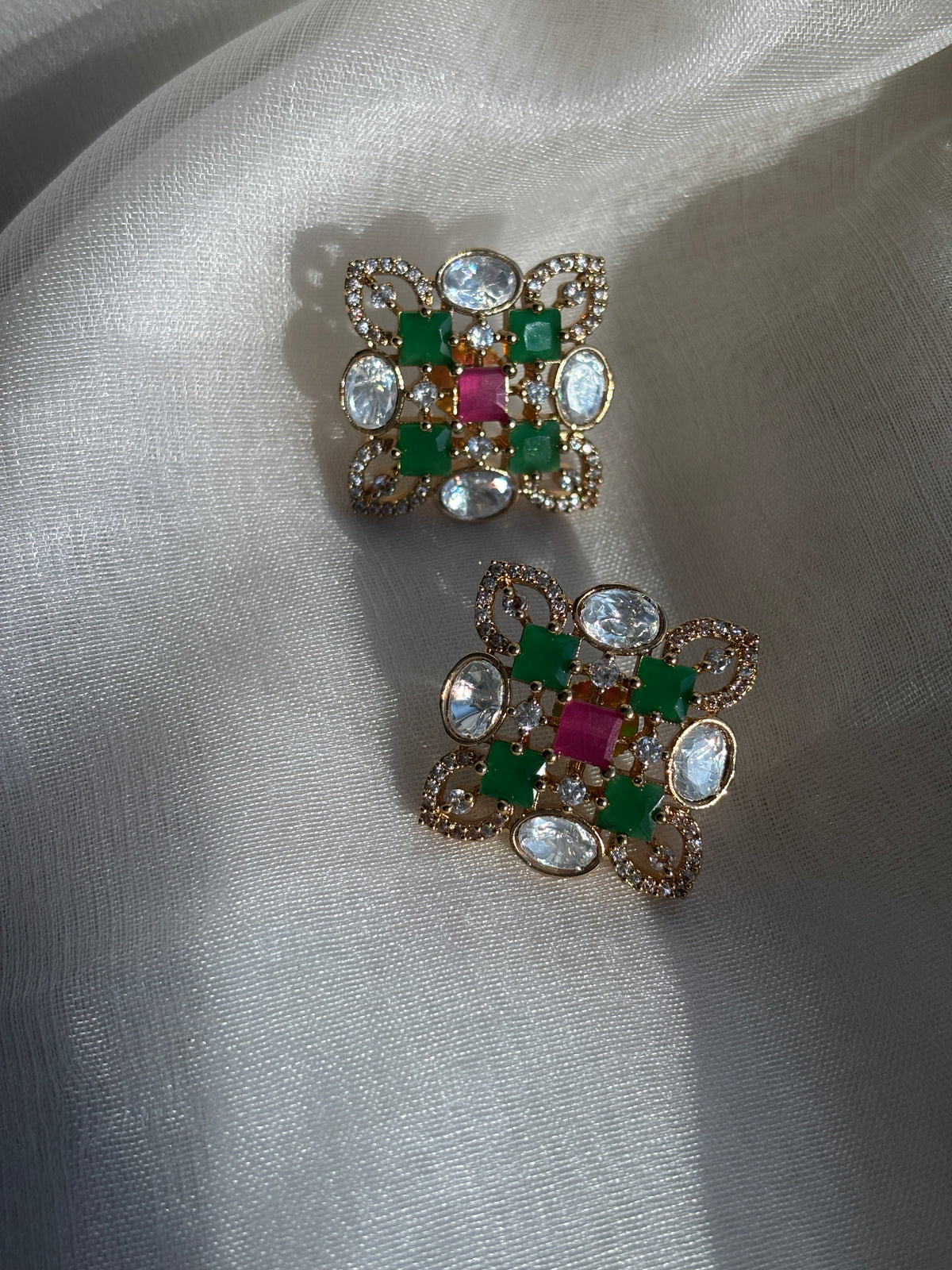 Esra Studs