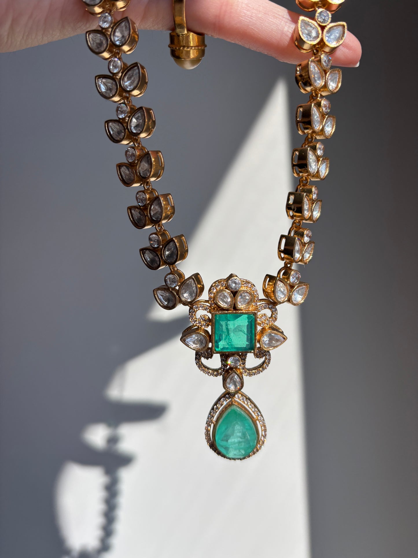 Reejh Emerald Set